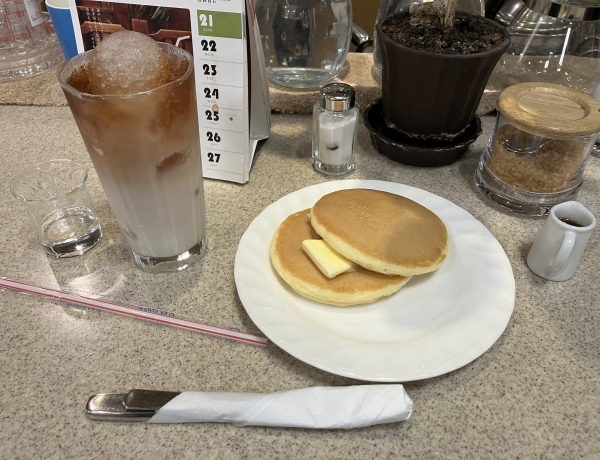 山科　純喫茶のパンケーキ