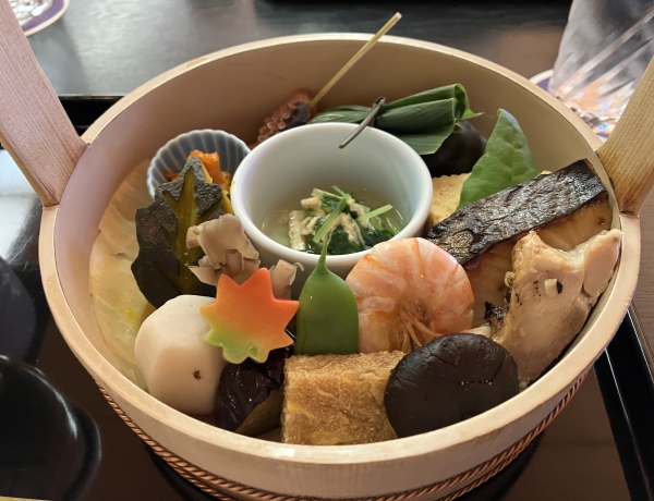 平安神宮横　手をけ弁当
