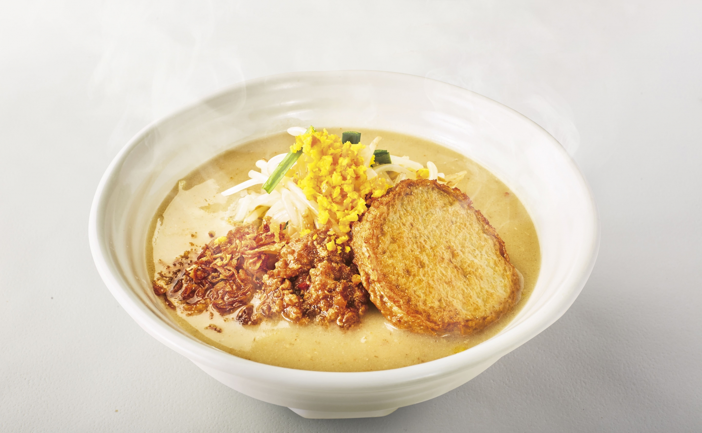 苺ゆい ポロリ 期間限定商品】伊予柑の爽やかな香り×瀬戸内産じゃこ天トッピング！「愛媛味噌らーめん」新登場🍜｜Alcocca京都 （アルコッカ 京都）